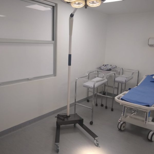 Proveedor médico luz quirúrgica de montaje en techo para uso en sala de operaciones B.S.D.LEDK5